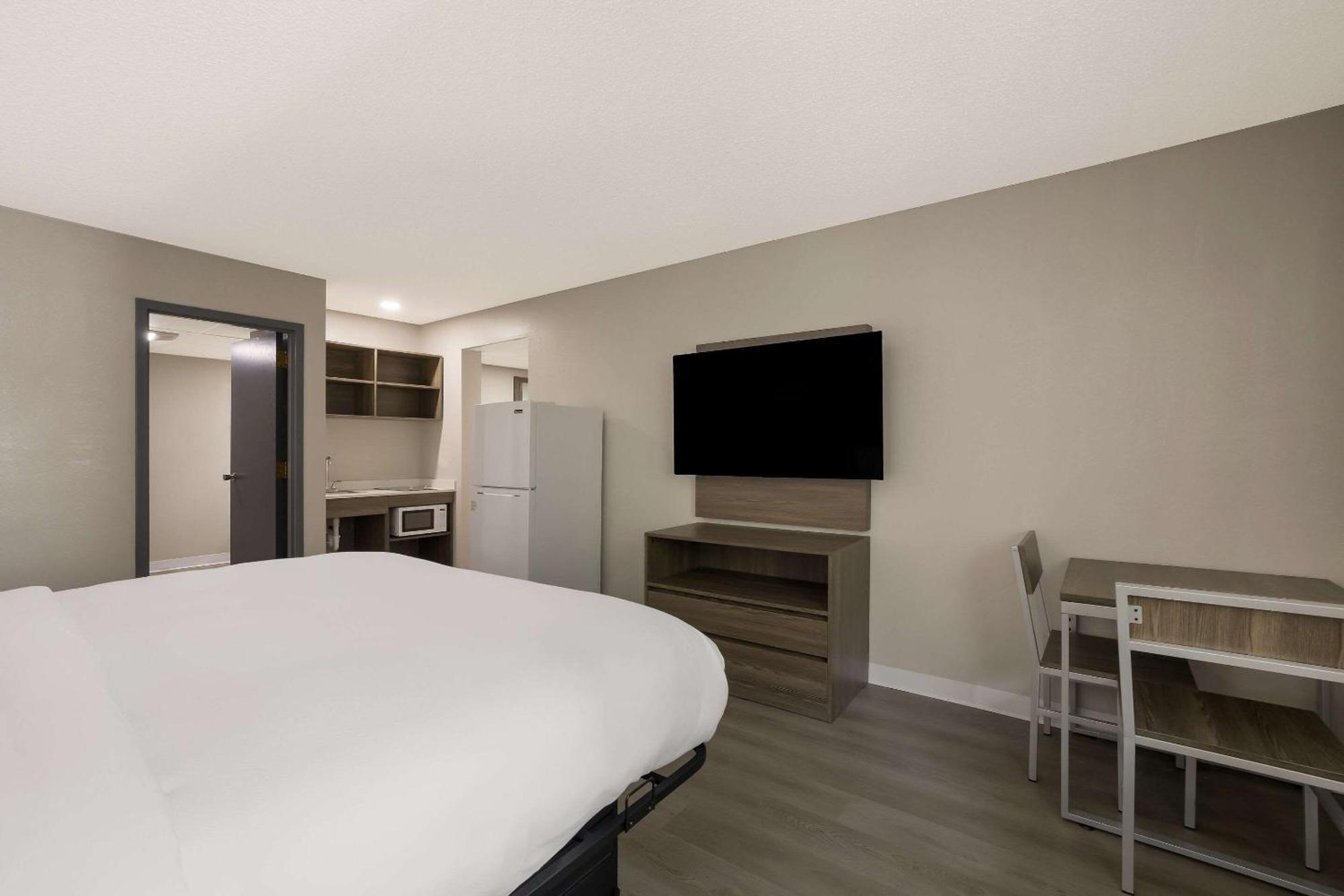 Suburban Studios Milwaukee Airport Extérieur photo