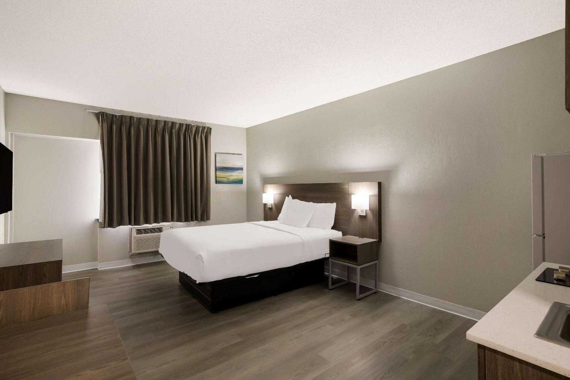 Suburban Studios Milwaukee Airport Extérieur photo